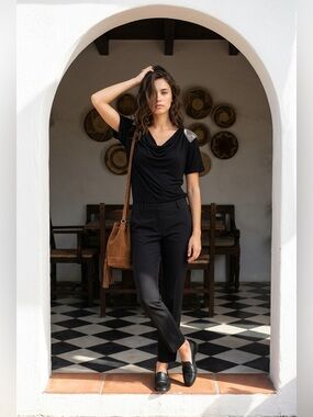 Miroa Long Top with beads detail very soft and comfy in a Cotton/Spandex blend.
